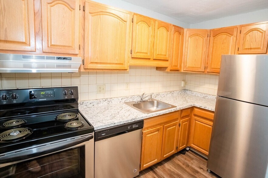 Building Photo - 184 Parker Hill Ave