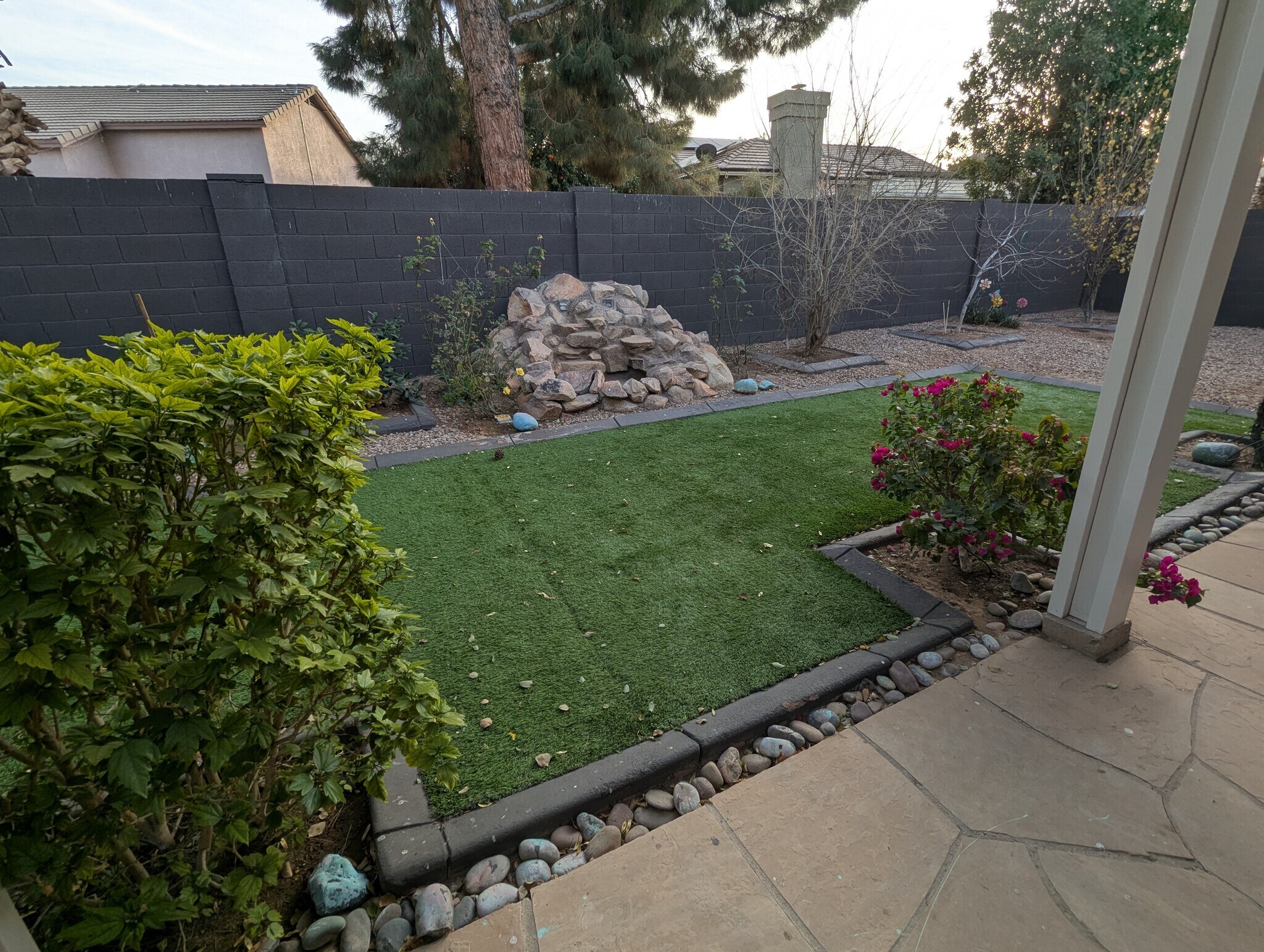 Building Photo - 267 E Smoke Tree Rd