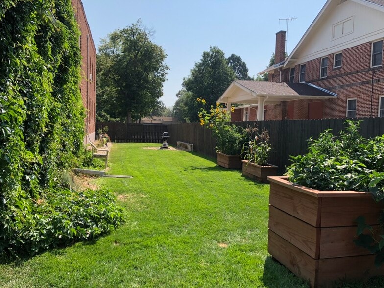 Building Photo - 513 Terry St