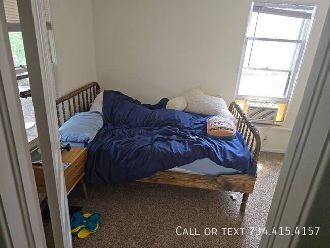 Building Photo - 110 E Summit St