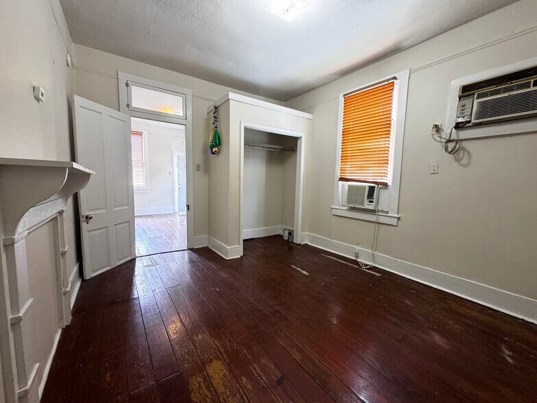 Building Photo - 209 N Bernadotte St