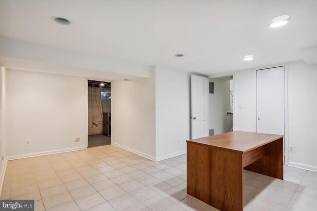 Building Photo - 6518 Wilmett Rd