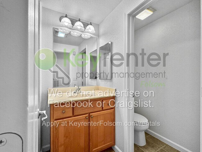 Building Photo - 1300 Moon Cir