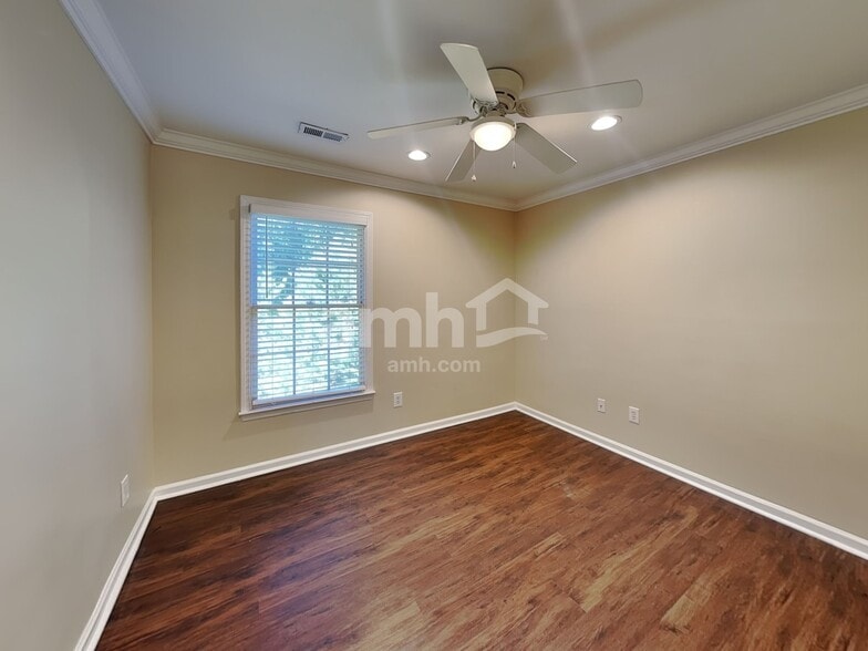 Building Photo - 10105 Grimbsy Ct