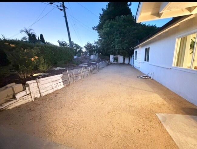 Building Photo - Coming soon! 06-15-26 Newly Remodeled Furnished Oceanside Retreat with Green Space Views 3 bedroo...