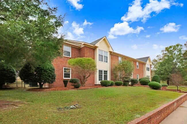 Building Photo - FOR RENT in Waynetique Apts ~ 2 Bedroom, 2 Bathroom Apartment in Goldsboro *Excellent Wayne Memor...