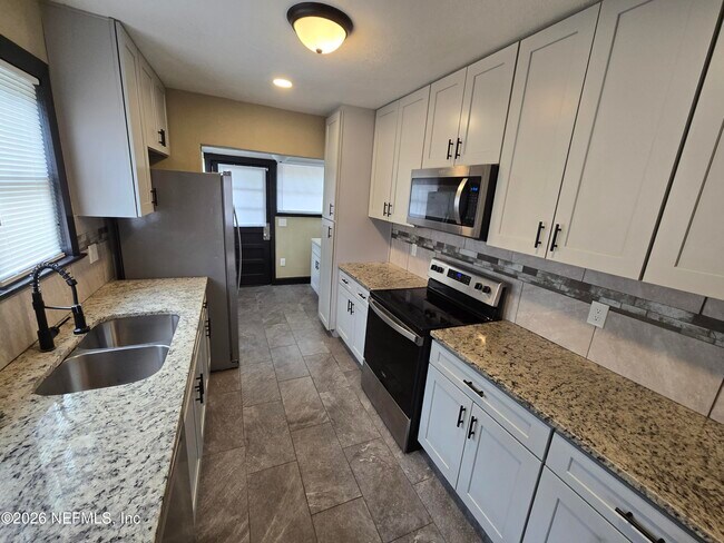 Building Photo - 41 Tallulah Ave