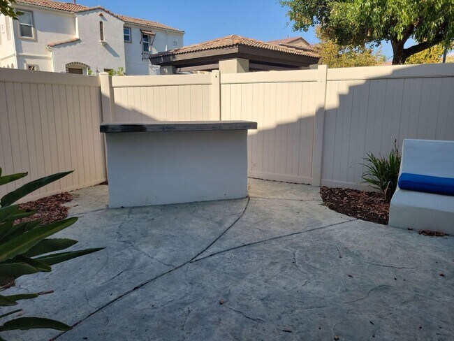 Building Photo - Executive and Upgraded 3-Bedroom Townhome in South Temecula!