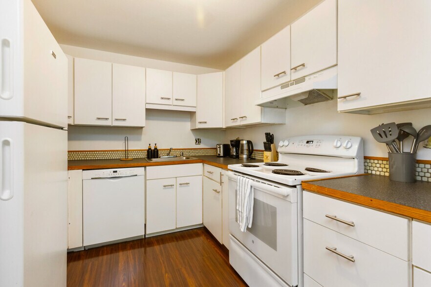 Building Photo - 15704 Ash Way