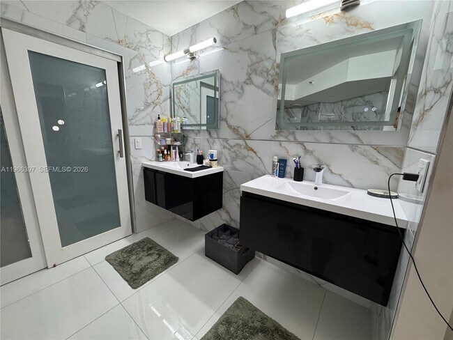 Building Photo - 19195 Mystic Pointe Dr