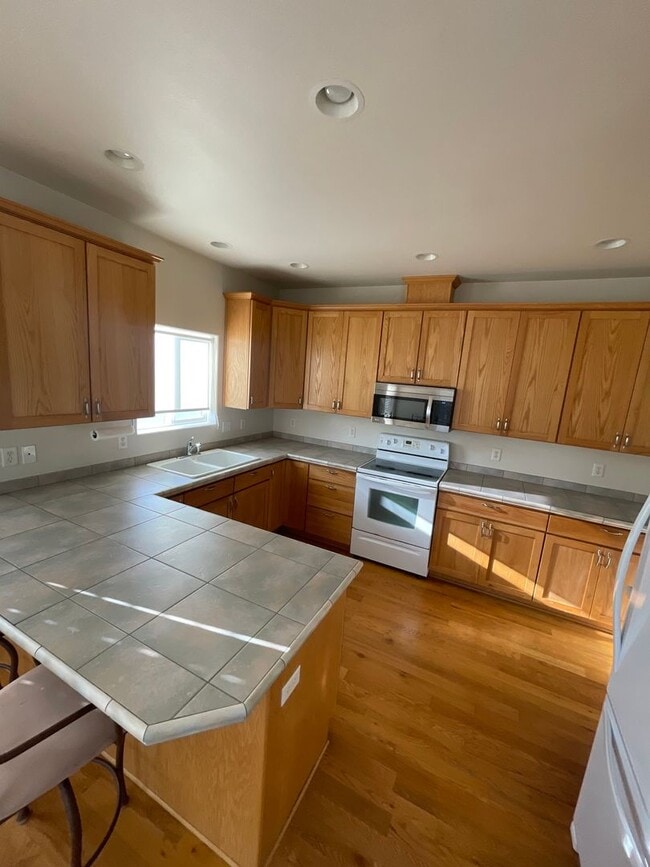 Building Photo - 3 Bedroom Home in North Albany!