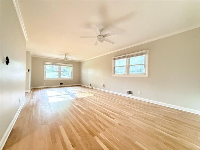 Building Photo - 1980 Kilburn Dr NE