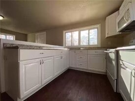 Building Photo - 1546 33rd St