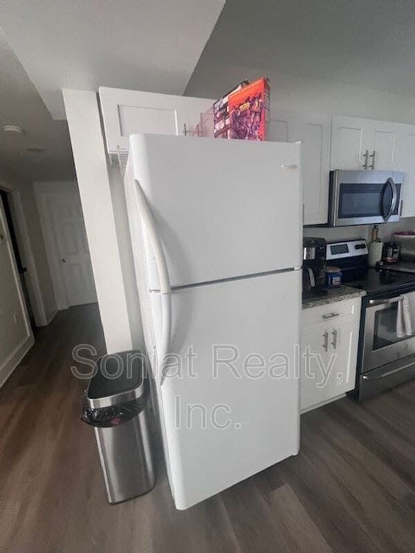 Building Photo - 3302 Nashville Ave