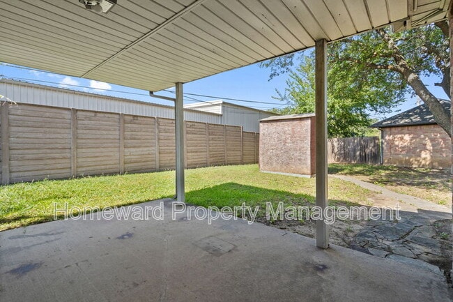 Building Photo - 1401 Landmark Ct