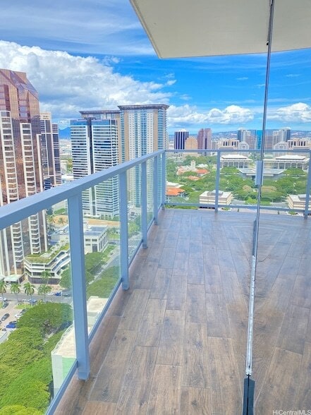 Building Photo - 888 Kapiolani Blvd