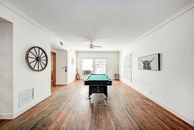 Building Photo - Spacious 14-Bedroom Property Ideal for Gro...