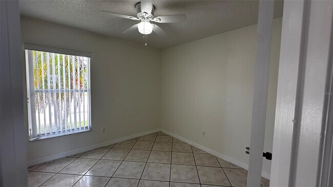 Building Photo - 2415 Harbor Town Dr