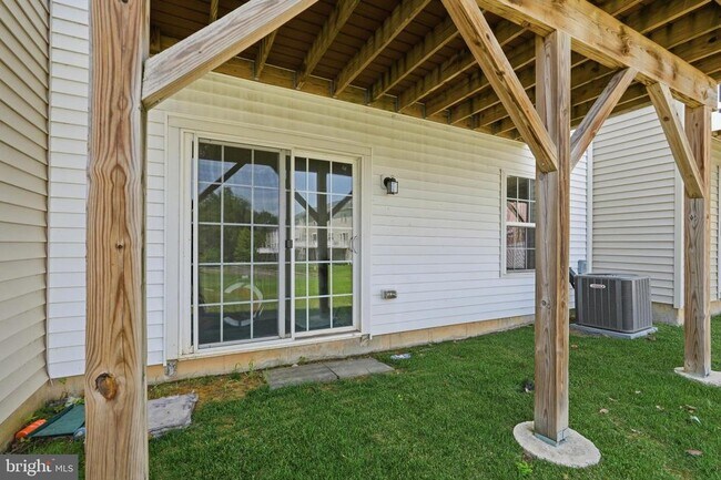 Building Photo - 141 Graystone Dr