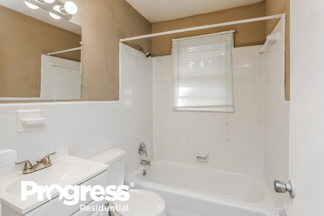 Building Photo - 3128 Latona Dr SW