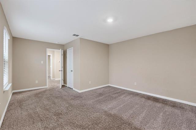 Building Photo - 305 Honeysuckle Ln