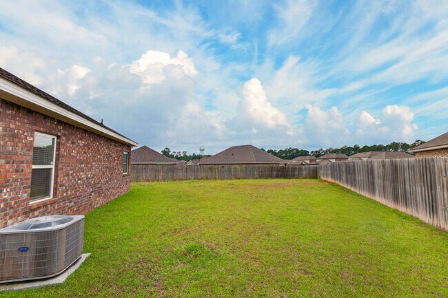 Building Photo - 15610 Ridge Ct