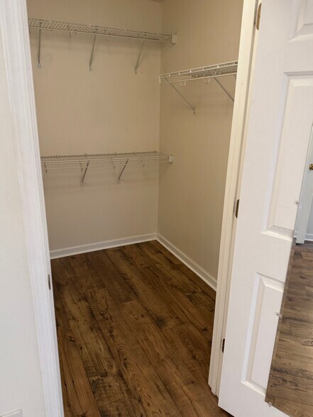 Building Photo - 7720 Porter House Dr