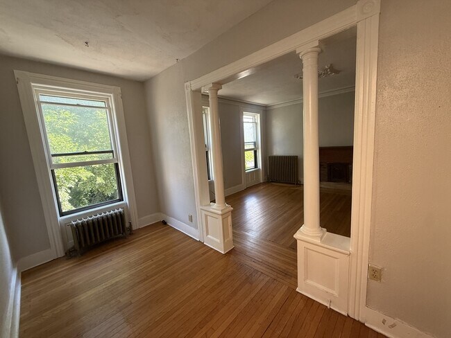 Building Photo - 338 Madison Ave