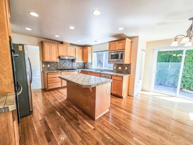 Building Photo - 4424 239th Pl SE