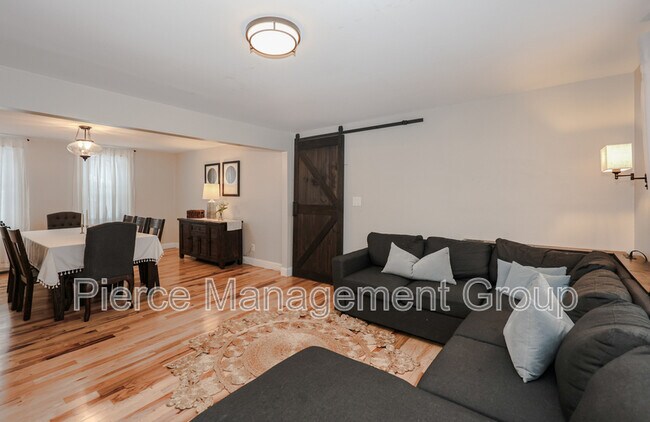 Building Photo - 395 Critchett Rd