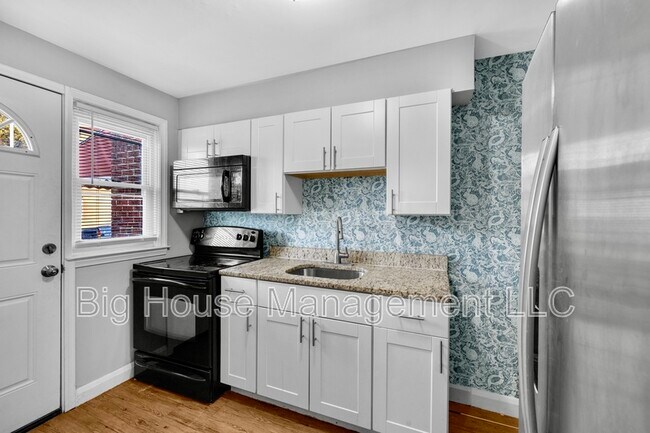 Building Photo - 4310 Roberton Ave