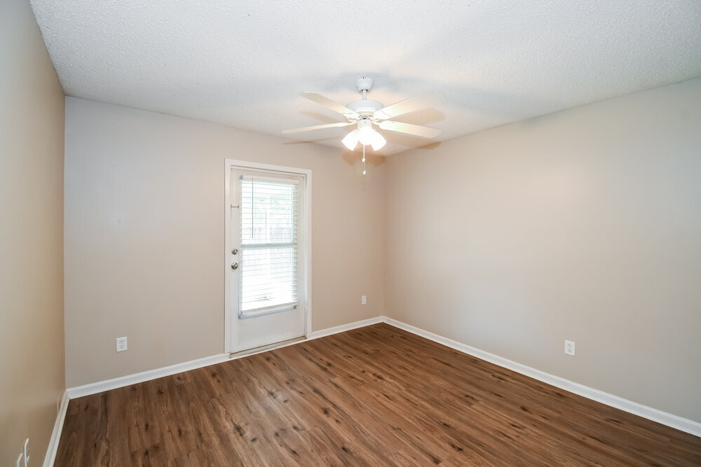 Building Photo - 2041 Hunters Trace Cir