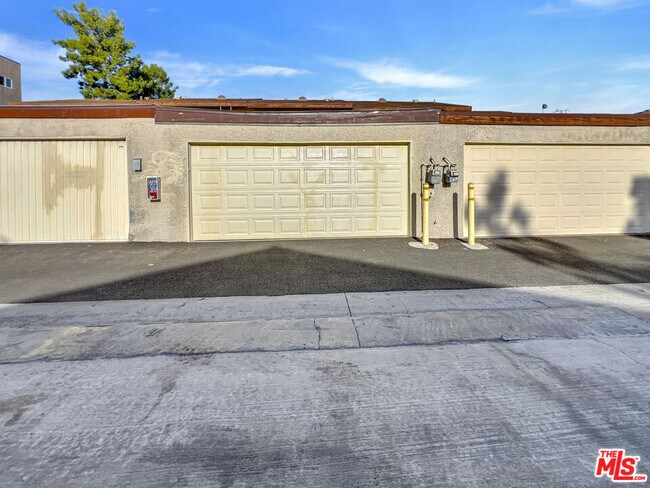 Building Photo - 13701 Hubbard St