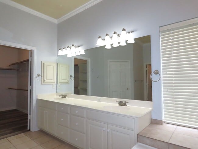 Building Photo - Coming Soon!! South Tyler, Stunning 4 Bedroom. 3.5 Downstairs Master Suite!!