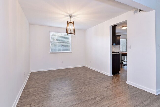 Building Photo - 812 Stony Dr