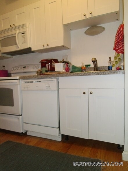 Building Photo - 35 Brookline St