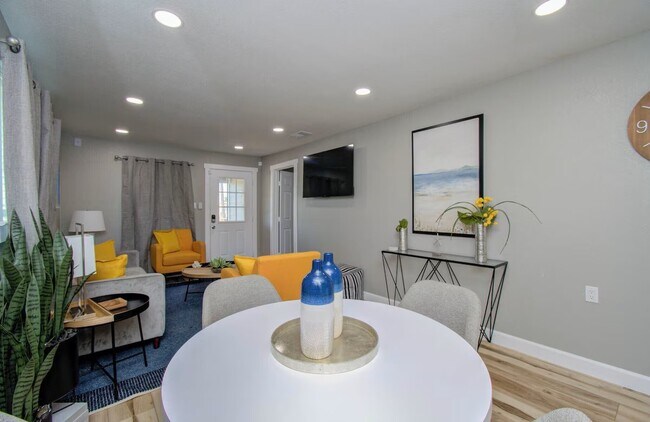 Building Photo - 4802 Crane St