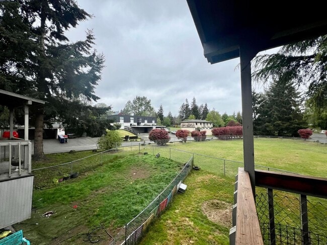 Building Photo - Ground-Level Unit in a Fourplex Near Tacoma Mall