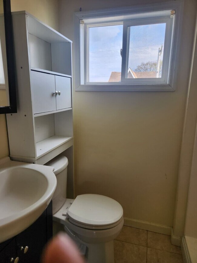 Building Photo - 413-415-415 N 6th Ave