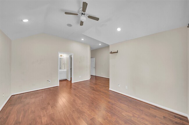 Building Photo - 1423 Meadow Lakes Dr