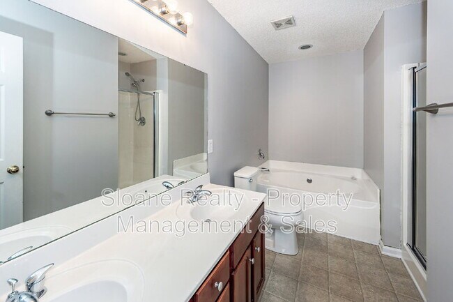 Building Photo - 1118 Deerberry Rd