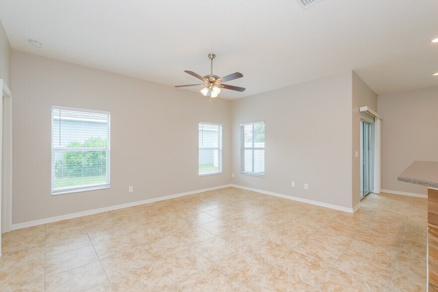 Building Photo - 904 Parker Den Dr