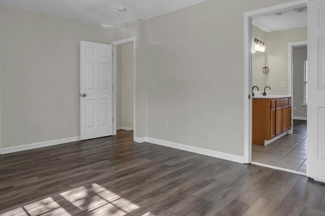 Building Photo - 3806 Dorsey Ave