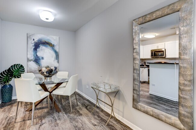 Building Photo - 10 Vivaldi Ct