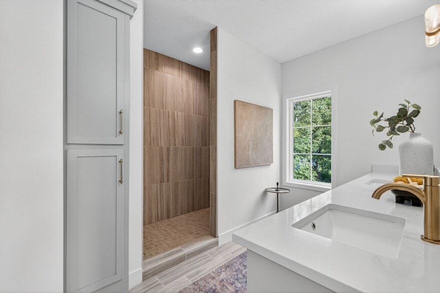 Building Photo - 2100 W 86th St