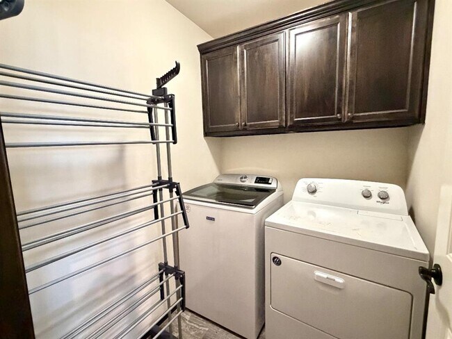 Building Photo - 10432 NW 33rd St