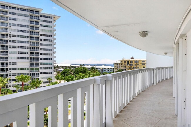 Building Photo - 2000 S Ocean Dr
