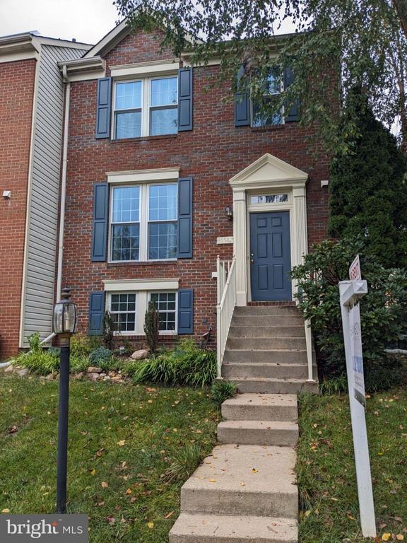 Building Photo - 46582 Broadspear Terrace