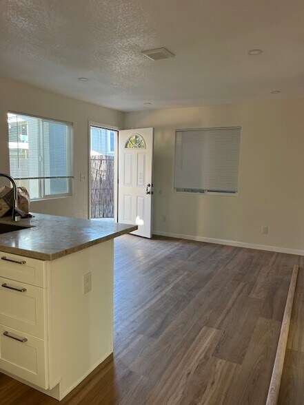 Building Photo - 3642 Wilson Ave