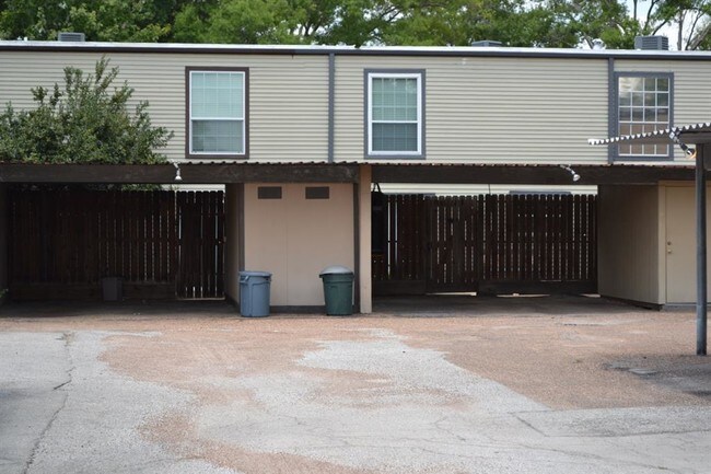 Building Photo - 10138 Beekman Pl Dr